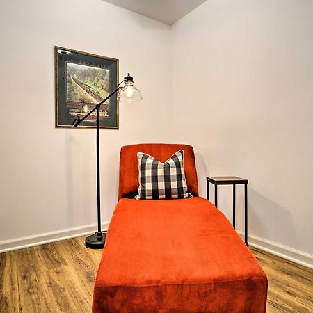 Newly Remodeled Apartment On Main Street In Saluda エクステリア 写真