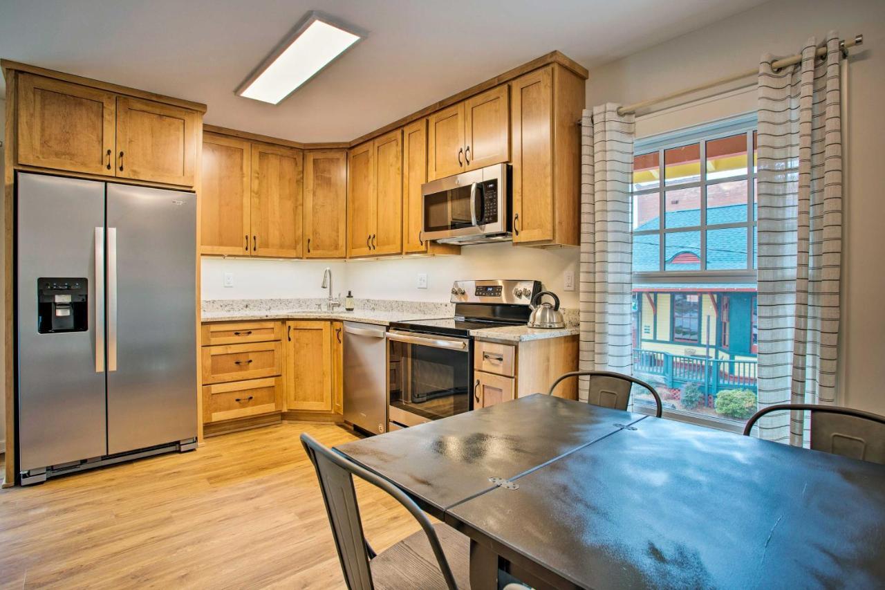 Newly Remodeled Apartment On Main Street In Saluda エクステリア 写真