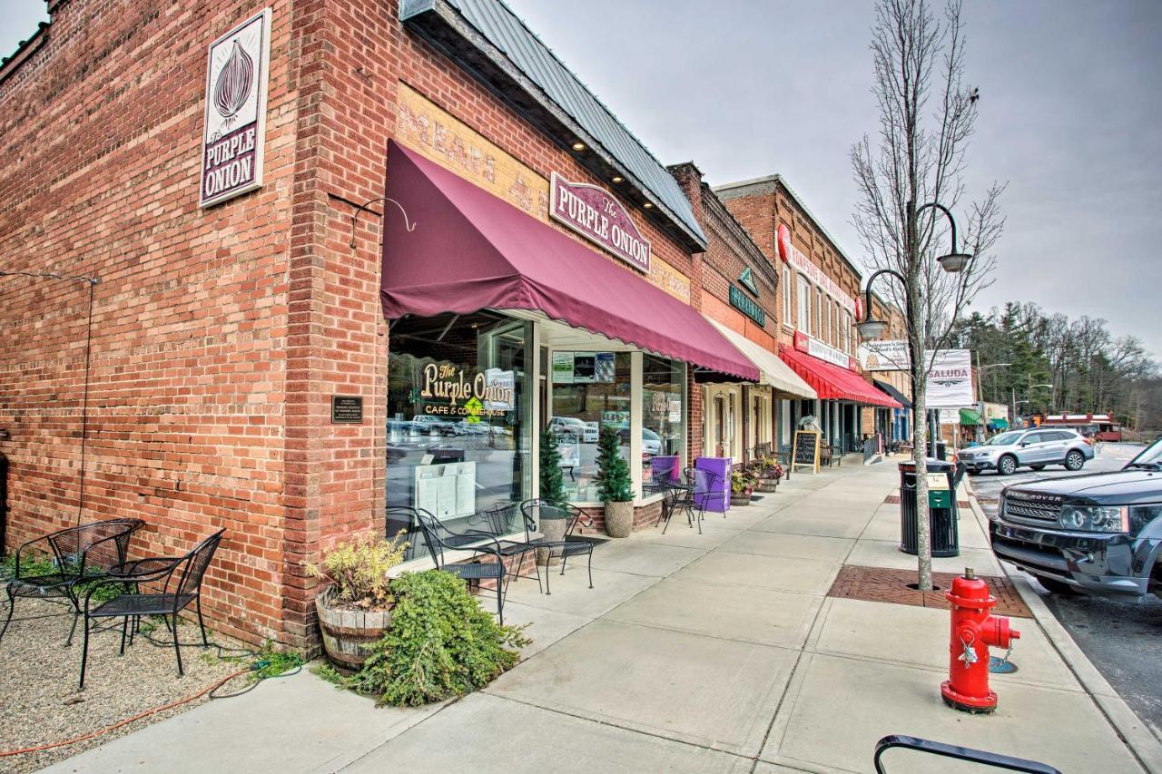 Newly Remodeled Apartment On Main Street In Saluda エクステリア 写真
